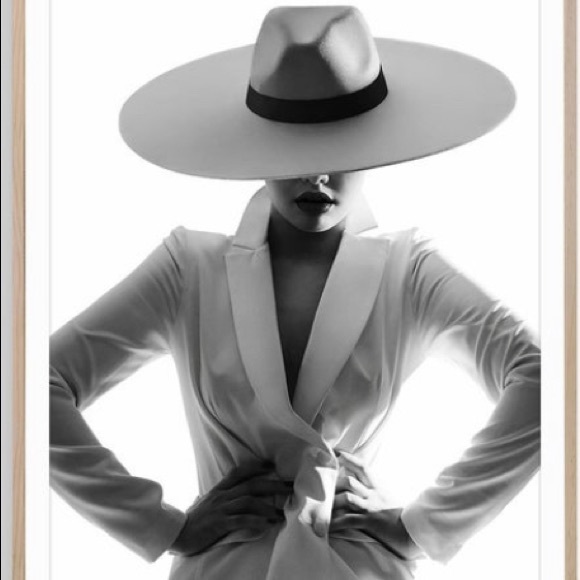 Meet your Posher, โKโ Posh Ambassador. - Picture 1 of 1